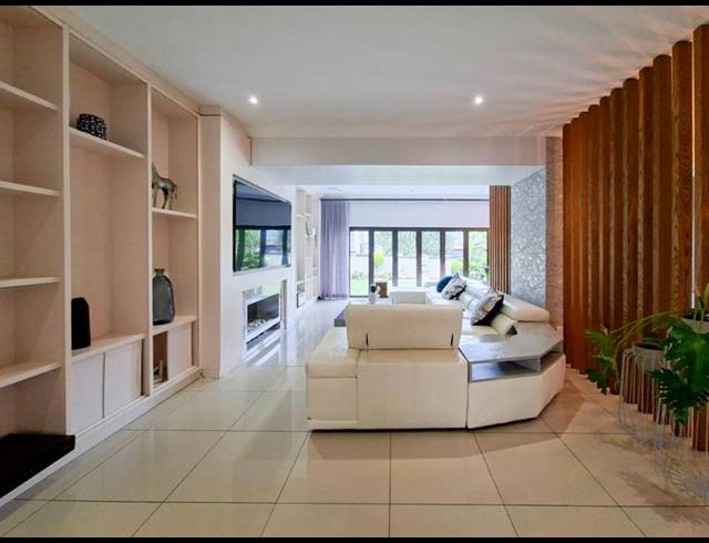 4 BEDROOM HOUSE FOR SALE IN MIDSTREAM ESTATE